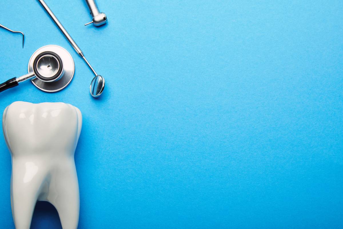Concept for traeting gum disease with dental tools
